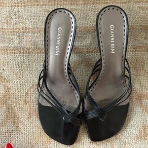 Vintage kitten heel sandal